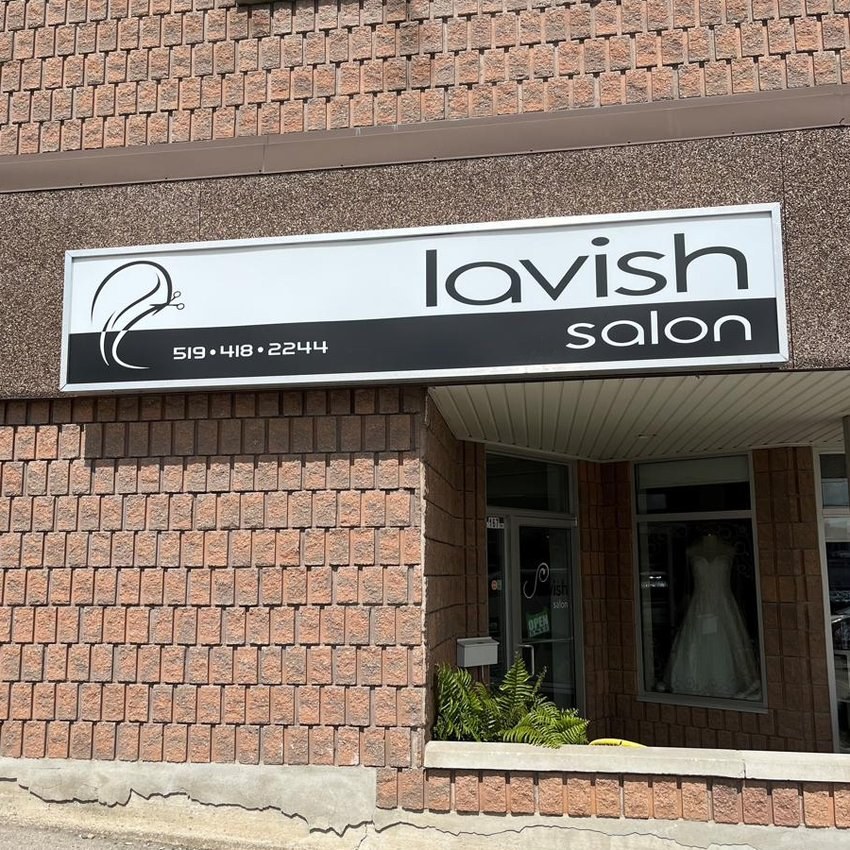 Lavish Salon before facade improvement